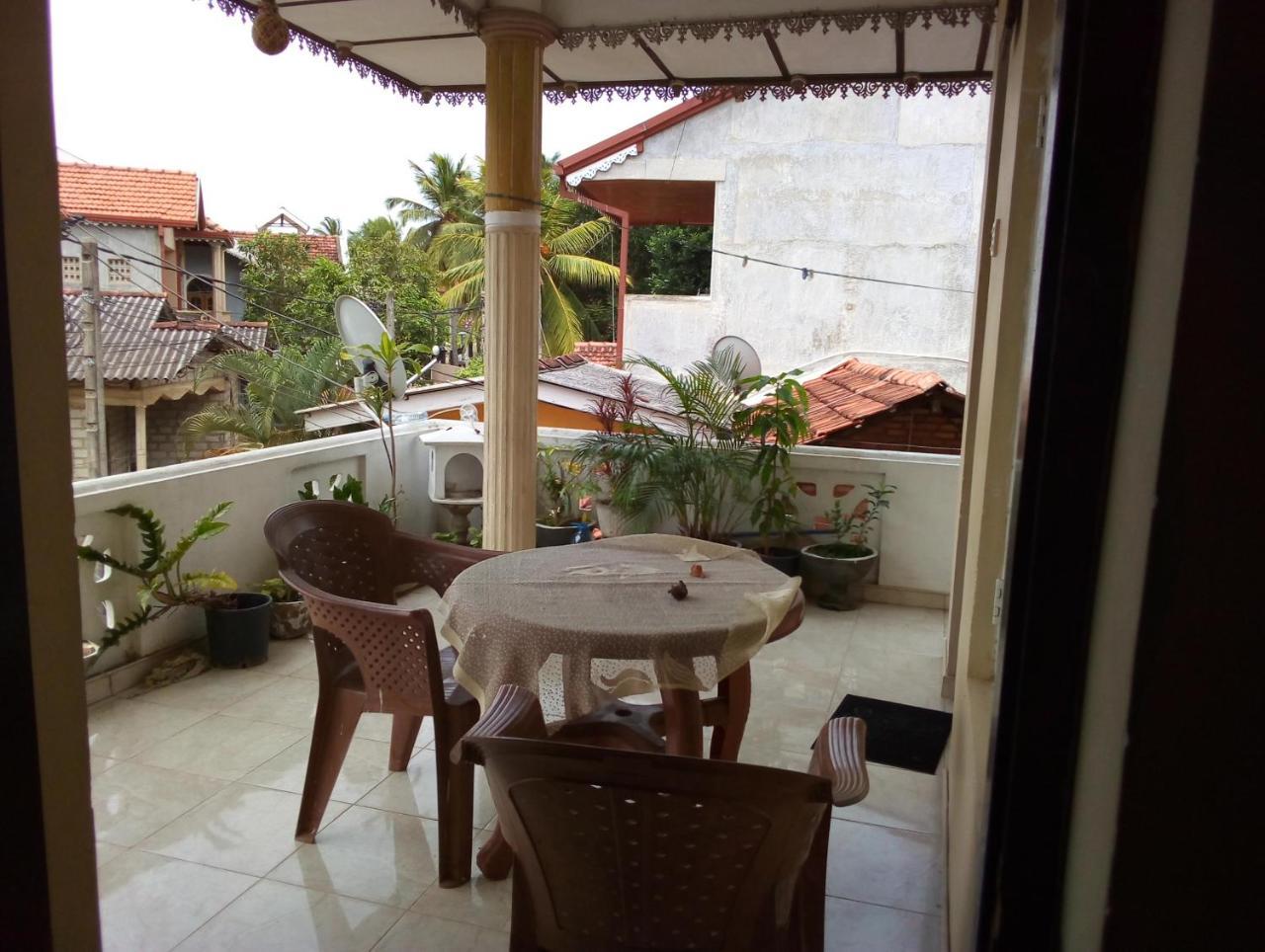 Randi Homestay In Негомбо Екстериор снимка